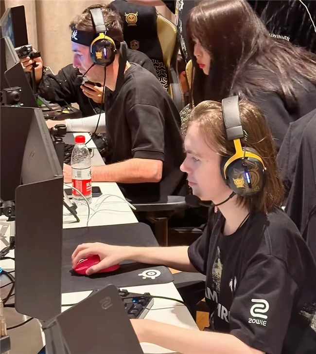 LPL春季赛常规赛今日首发名单：RNG vs TT、AL vs FPX