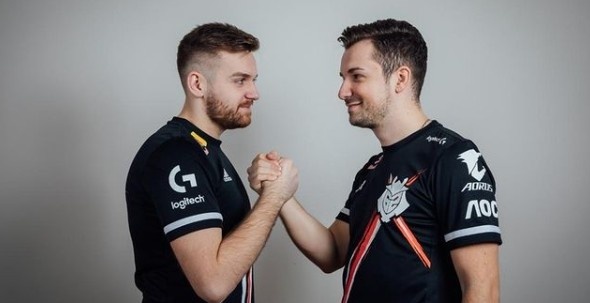 外媒更新2022夏季赛第十一周的全球战队战力排行。 GENG夺冠第一！