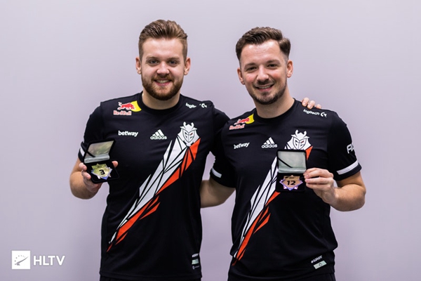 手机《PUBG》携手保时捷，开启备战寒冬计划