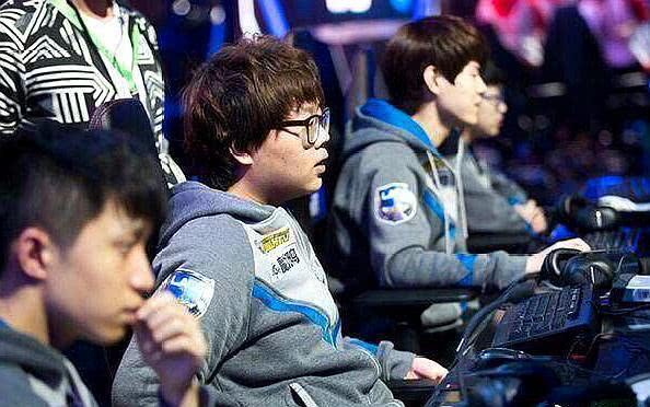 OMG昨日赛后返图：会以更好的面貌迎接新的赛季！